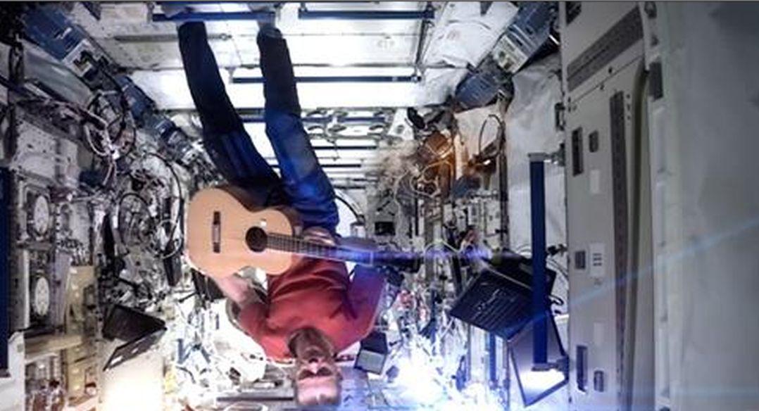 Astronaut On ISS Sings David Bowie’s ‘Space Oddity’