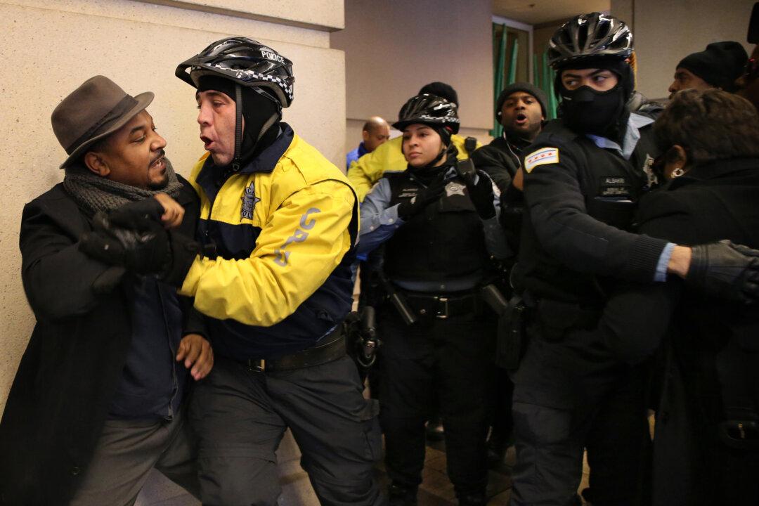 Chicago Police Unions Push for Destruction of Old Complaints