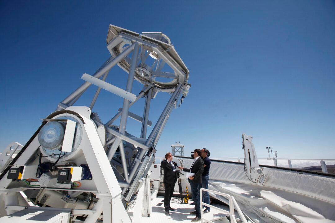 How Do You Build a Mirror for One of the World’s Biggest Telescopes?