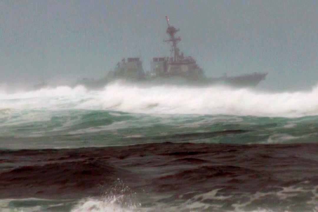 12 Marines Missing After Helicopters Crash Off Oahu, Hawaii, Search Under Way