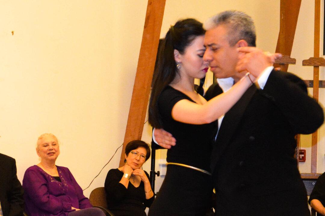 Tango Master Shows How It’s Done