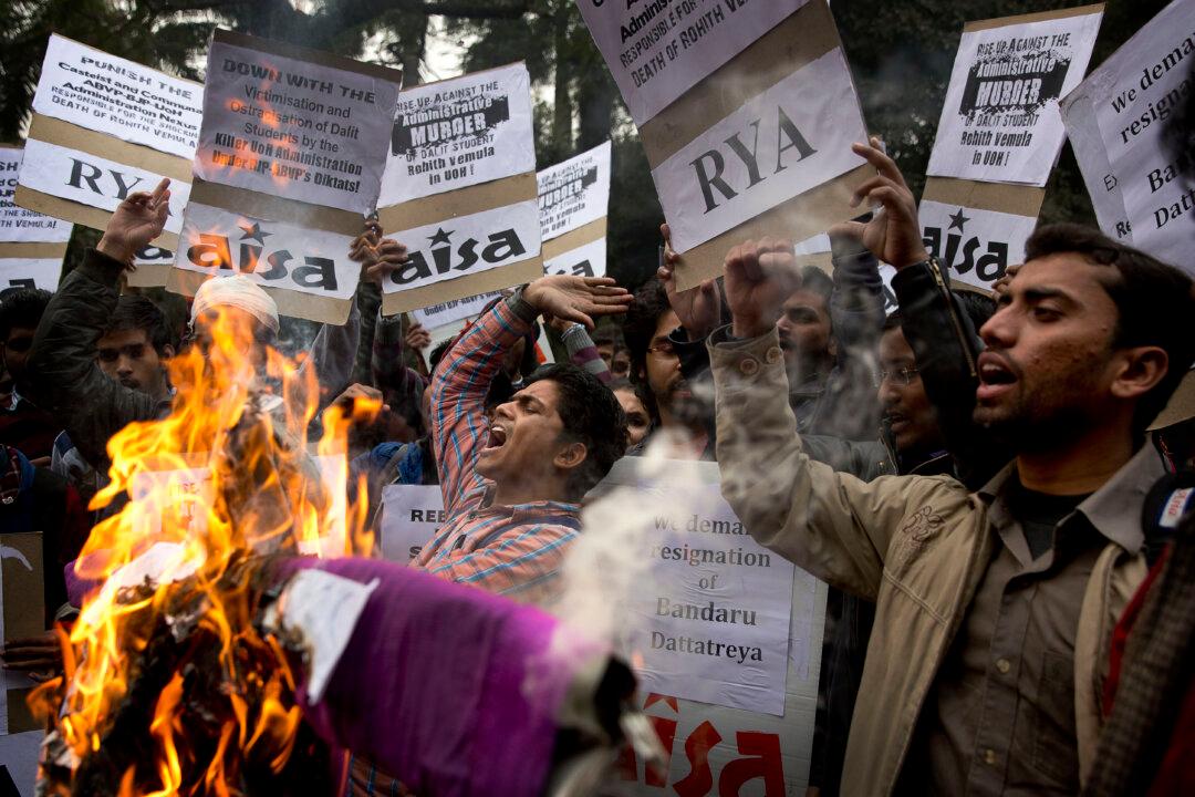 Suicide of Student Triggers Protests in Southern India