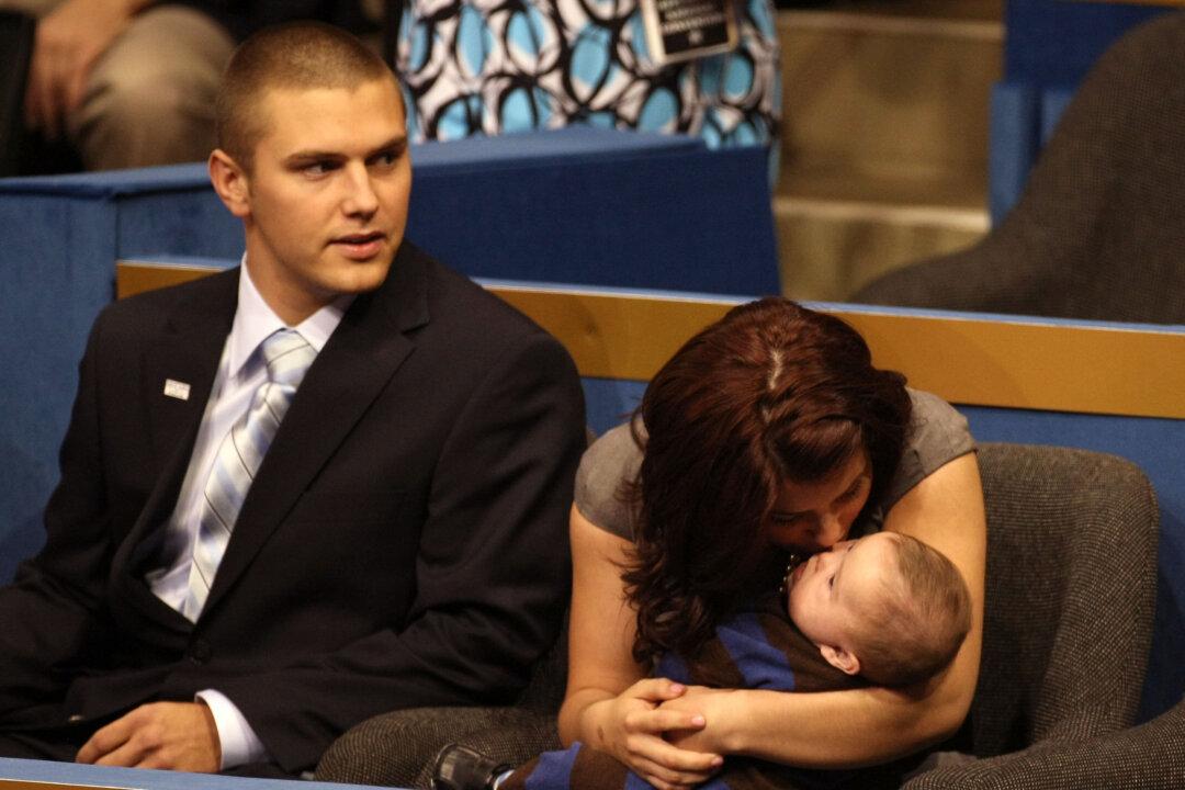 Sarah Palin’s Son Arrested After Allegedly Punching Girlfriend, Brandishing Assault Rifle