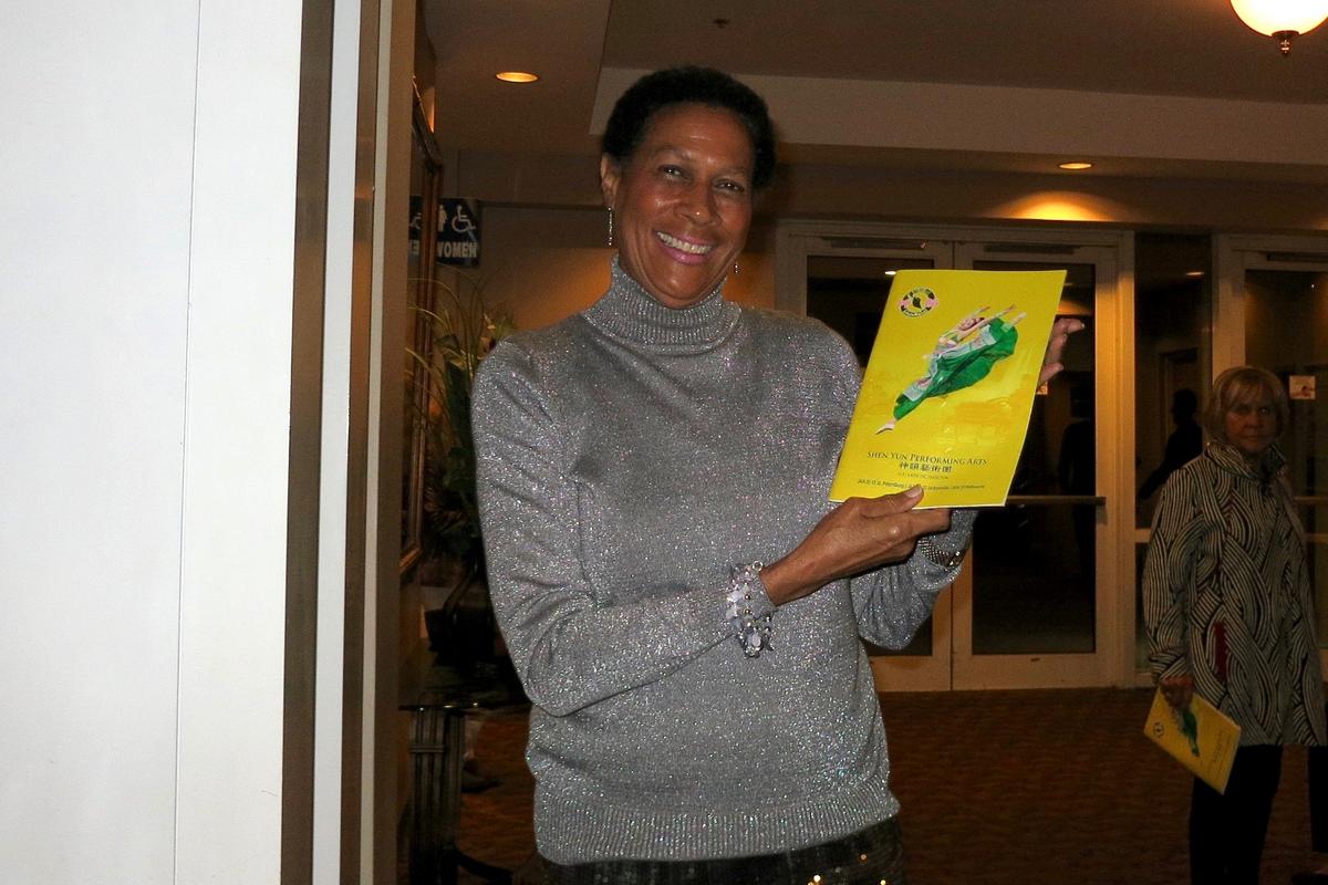 Actress Says You Definitely Have to See Shen Yun