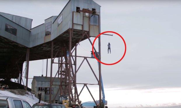 Video: Physicist Puts ‘Life on the line’ to Perform Experiment