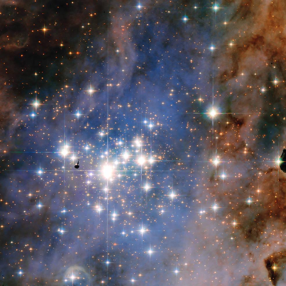 Hubble Space Telescope: Images Capture ‘Diamond-Like’ Bright Star Cluster
