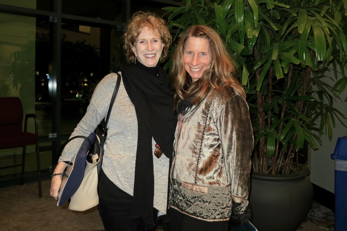 Best Friends Moved by Universality of Shen Yun