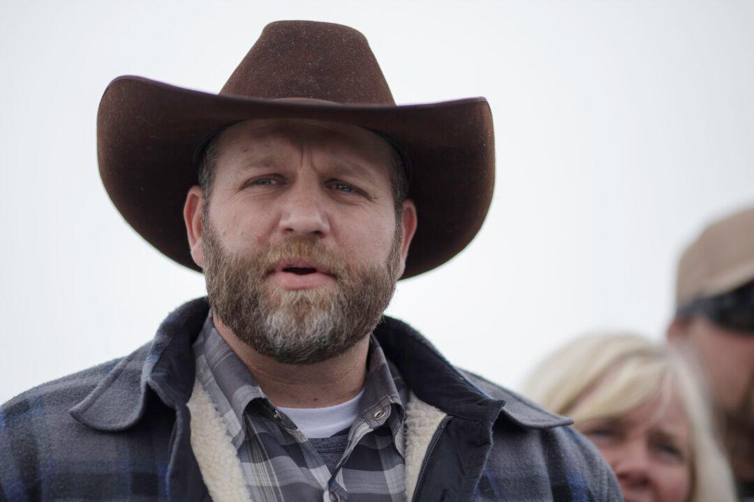 Ammon Bundy to Oregon Militiamen: “Please stand down. Go home”