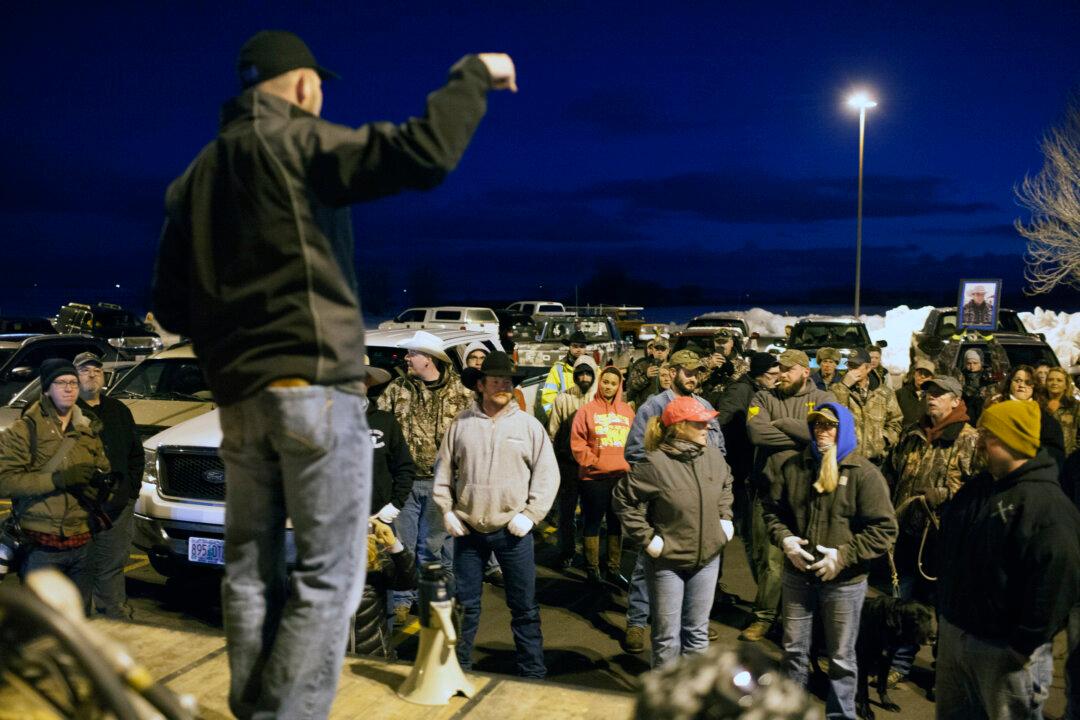 ‘Leave Us Alone’—People in Oregon Town Tired of Standoff