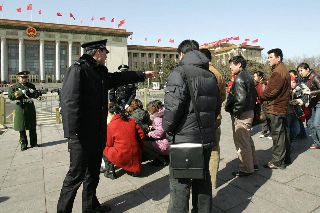 This Is How Chinese Officials Look at the World (+Video)