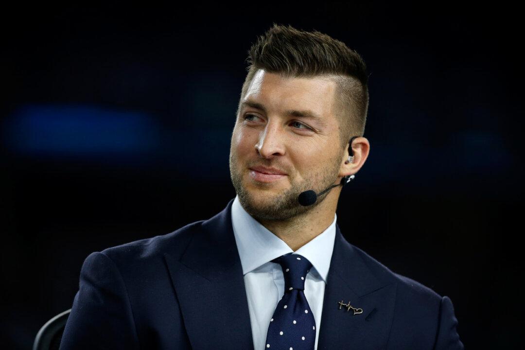 What to Know About the Large 7.25-Carat Ring Tim Tebow Proposed With