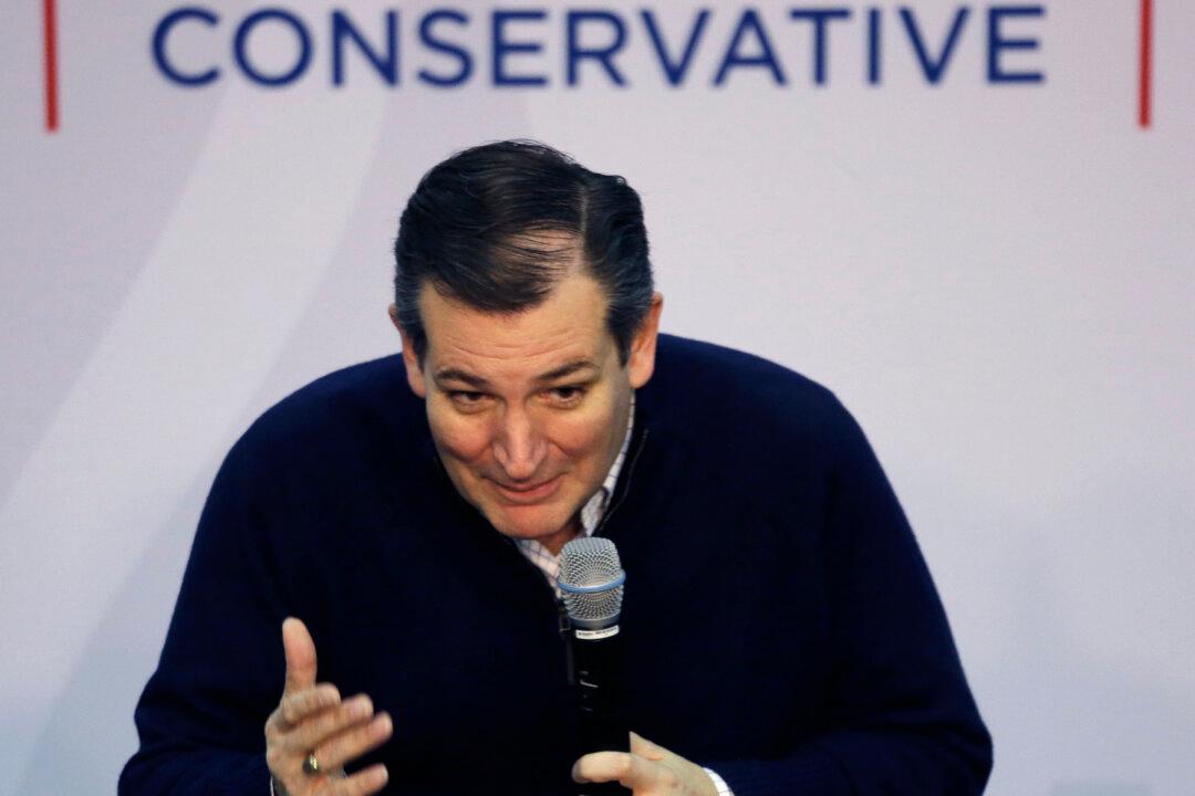Donald Trump Claims Ted Cruz Committed Fraud, Calls for New Iowa Election