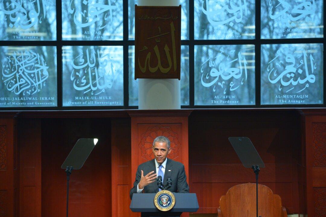 Obama Visits Mosque, Tries to Correct ‘Hugely Distorted Impression’ of Muslims