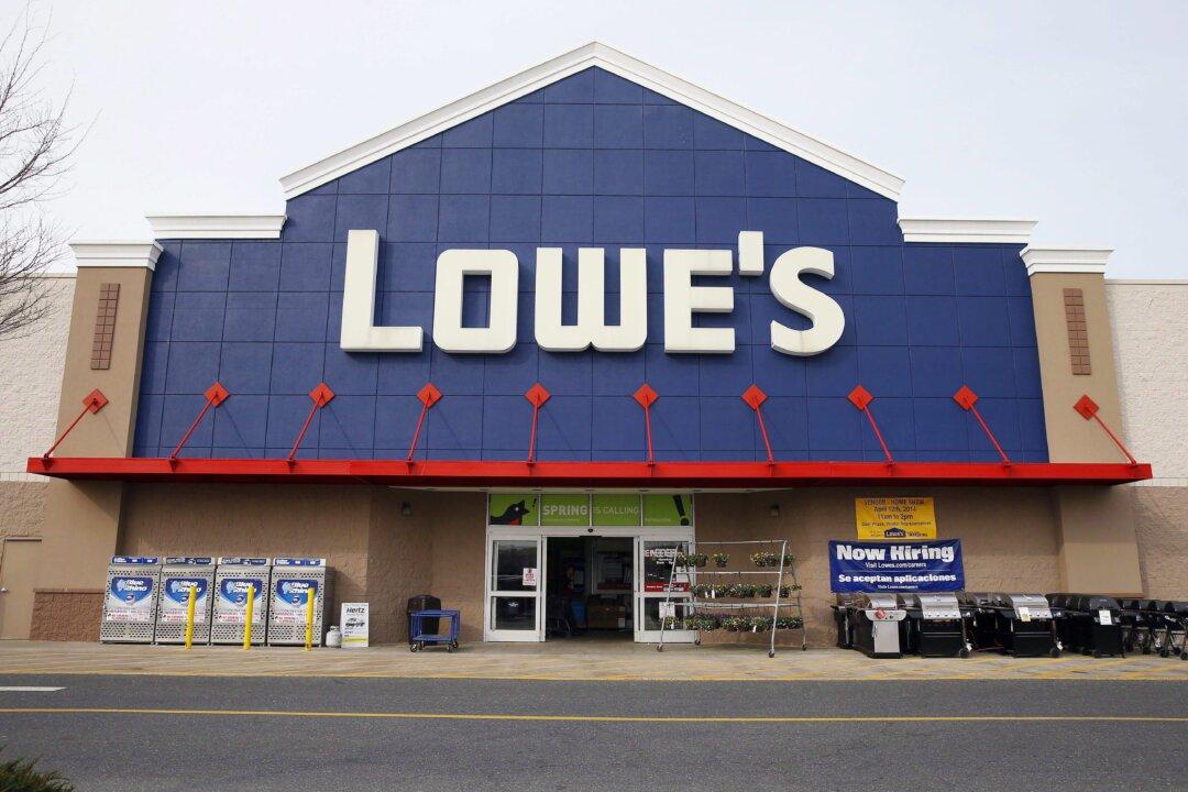 Lowe’s to Give $55 Million in Bonuses for Hourly Workers to Fight Inflation