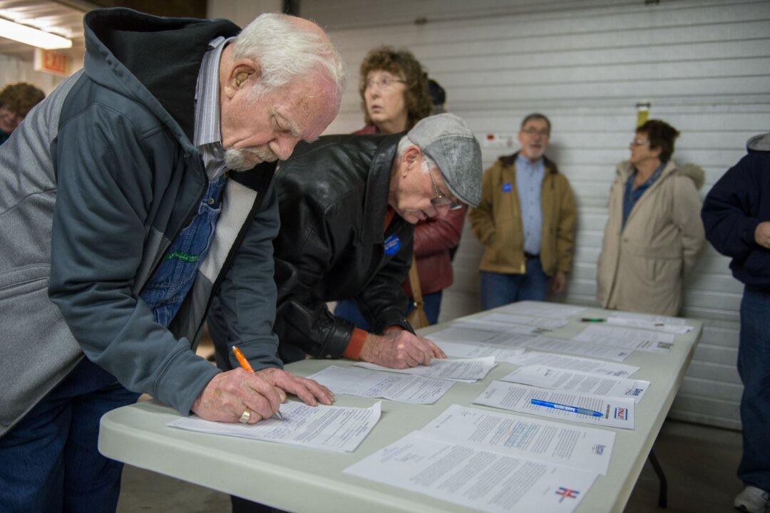 Des Moines Register Calls for Audit of Iowa Democratic Caucus Results: ‘Something Smells’