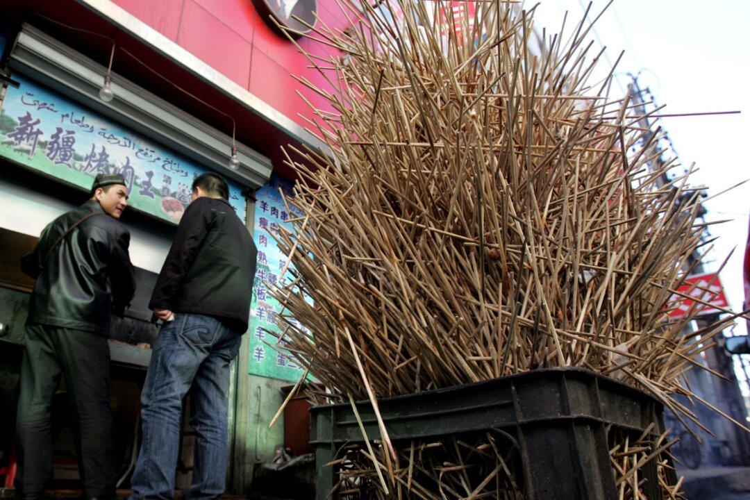 5 Reasons Not to Use Disposable Chinese-Made Chopsticks