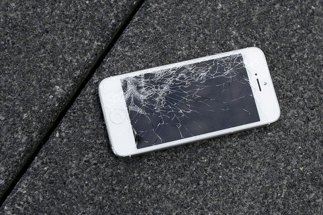 Apple Now Accepting Your Banged-Up iPhone to Trade for Upgrade