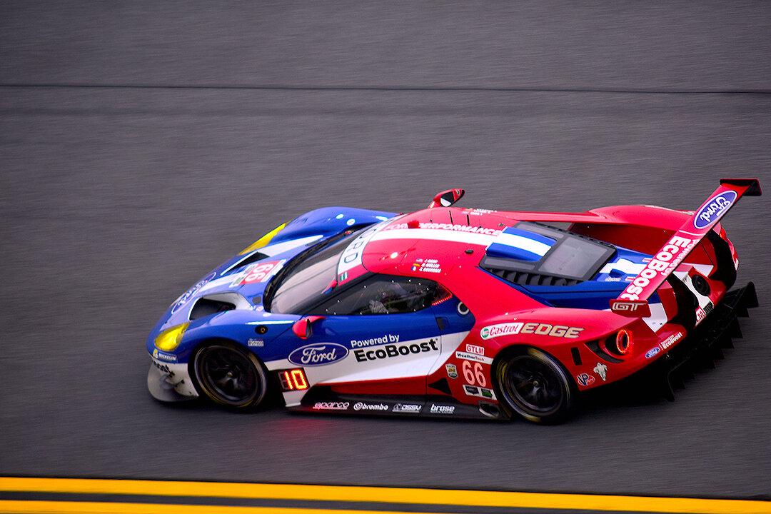 Rolex 24: Bill Kent Raceday Gallery