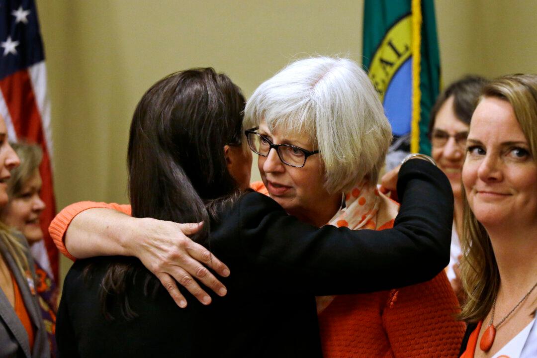 Domestic Shootings and Gun Laws at a Glance