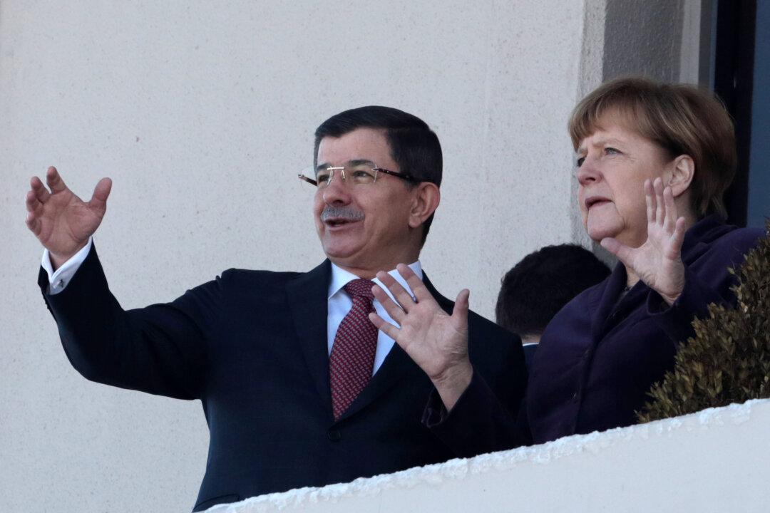 Germany, Turkey Vow Diplomatic Effort to End Aleppo Violence
