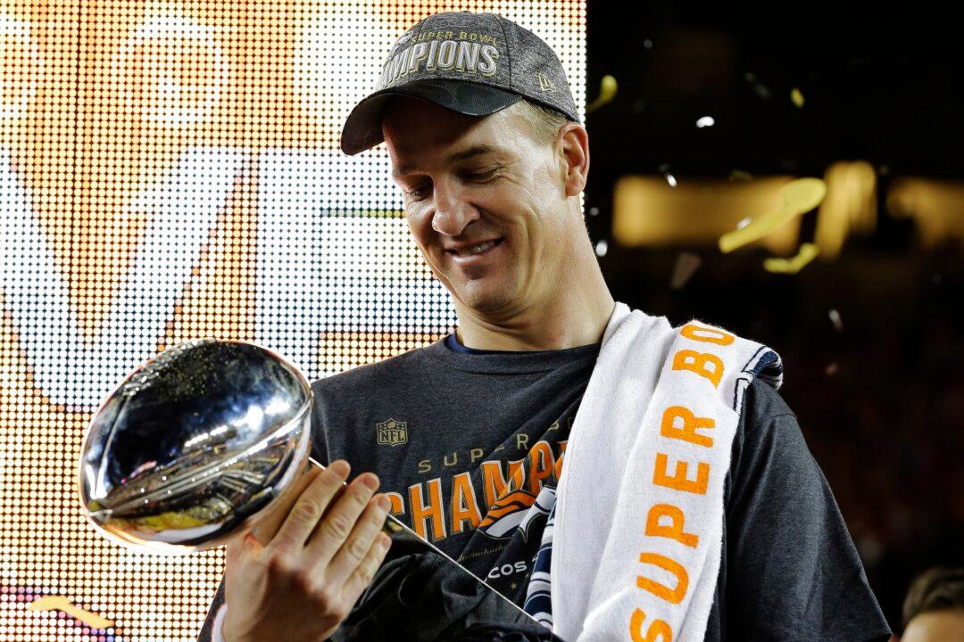 Dominant D carries Manning, Broncos to 24-10 Super Bowl win