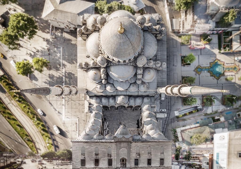 Photographer of Inception-Like World Shares How He Did It and Why