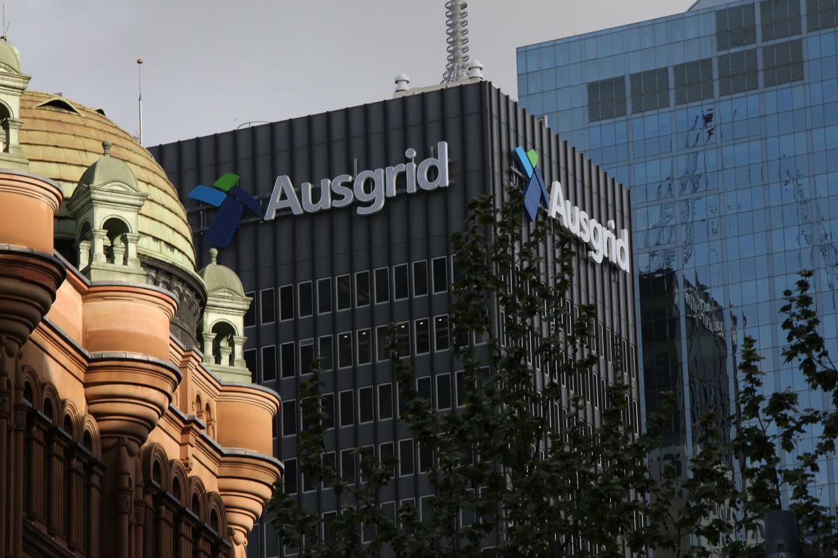 Troubled China Giants Set Sights on Electricity Assets