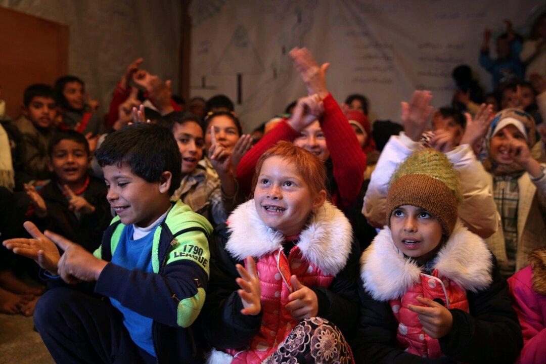 Lebanon and Jordan at ‘Tipping Point’ Because of Syrian Crisis, Says Dion