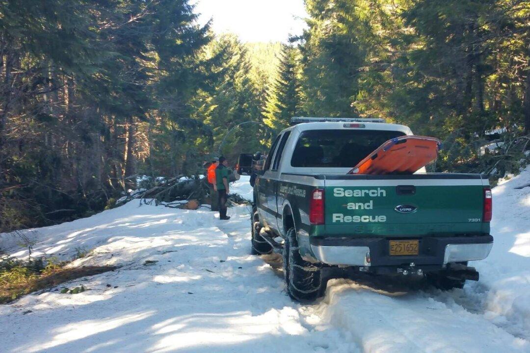 Grants Pass Couple Stranded in Vehicle for 2 Nights Rescued