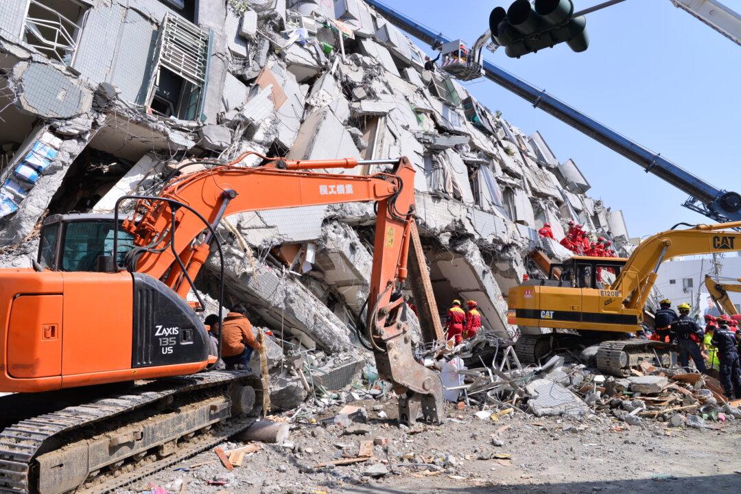 Arrest After Quake in Taiwan Echoes Across Strait