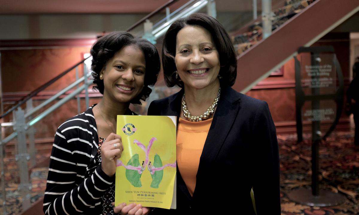 Shen Yun ‘Is Above and Beyond’, Says Assistant Professor