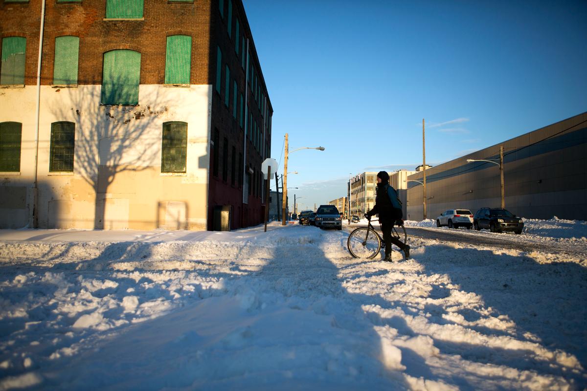 Gun Owner Saves Cop from Attack by Teenagers in Philadelphia