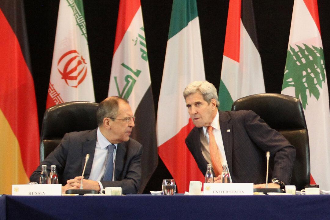 Obama Administration Opening 2-front Campaign on Syria