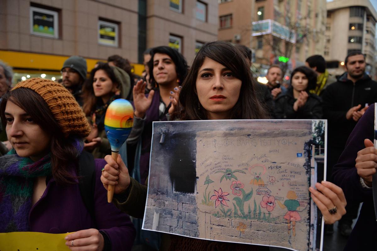 Opposition Activists Say Turkey Shelling Kurds in Syria