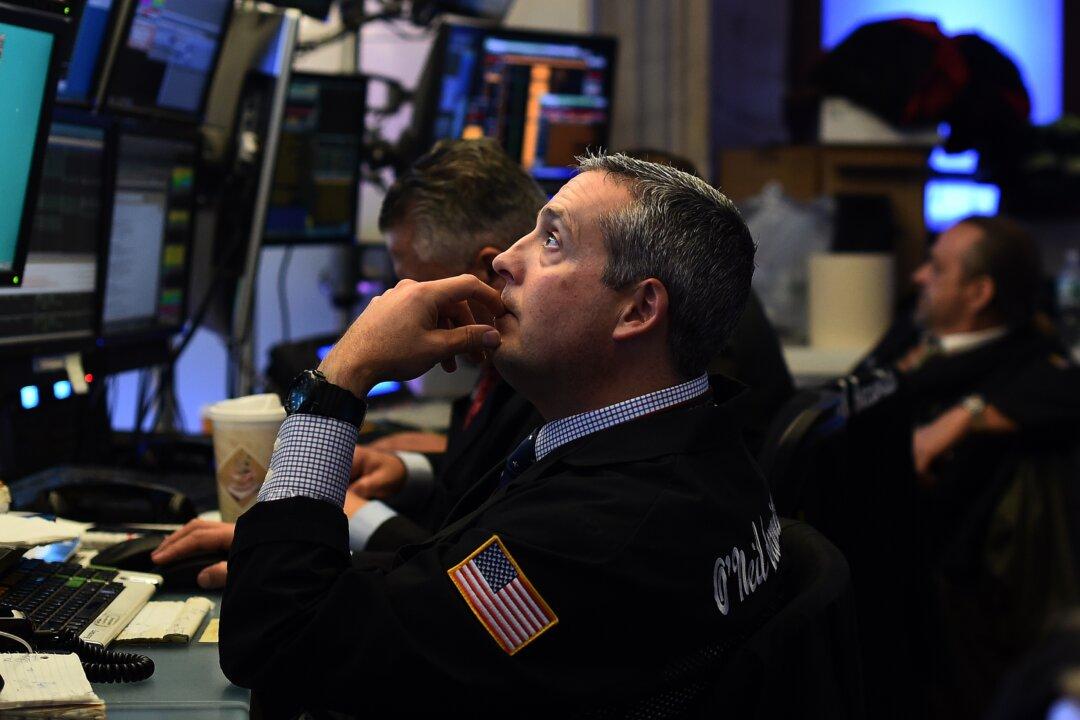 Chinese General Says ‘Contain the United States’ by Attacking Its Finances