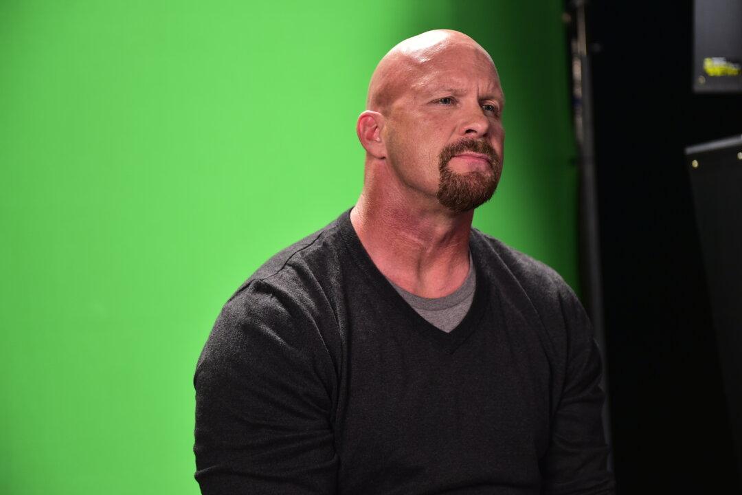 Watch: Former Wrestler Stone Cold Steve Austin Tries Fancy Cocktails for the First Time