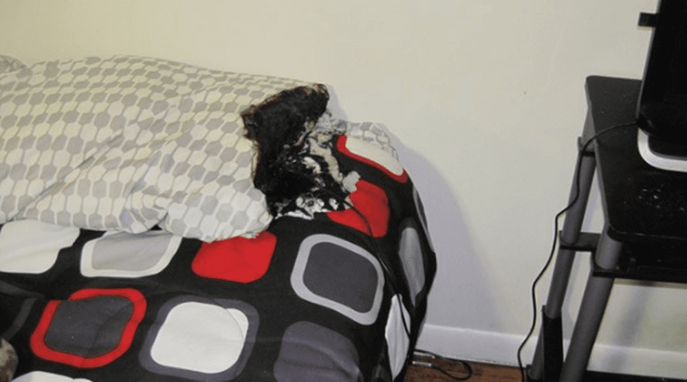 Pillow Catches on Fire From Smartphone, Firefighters Give Warning