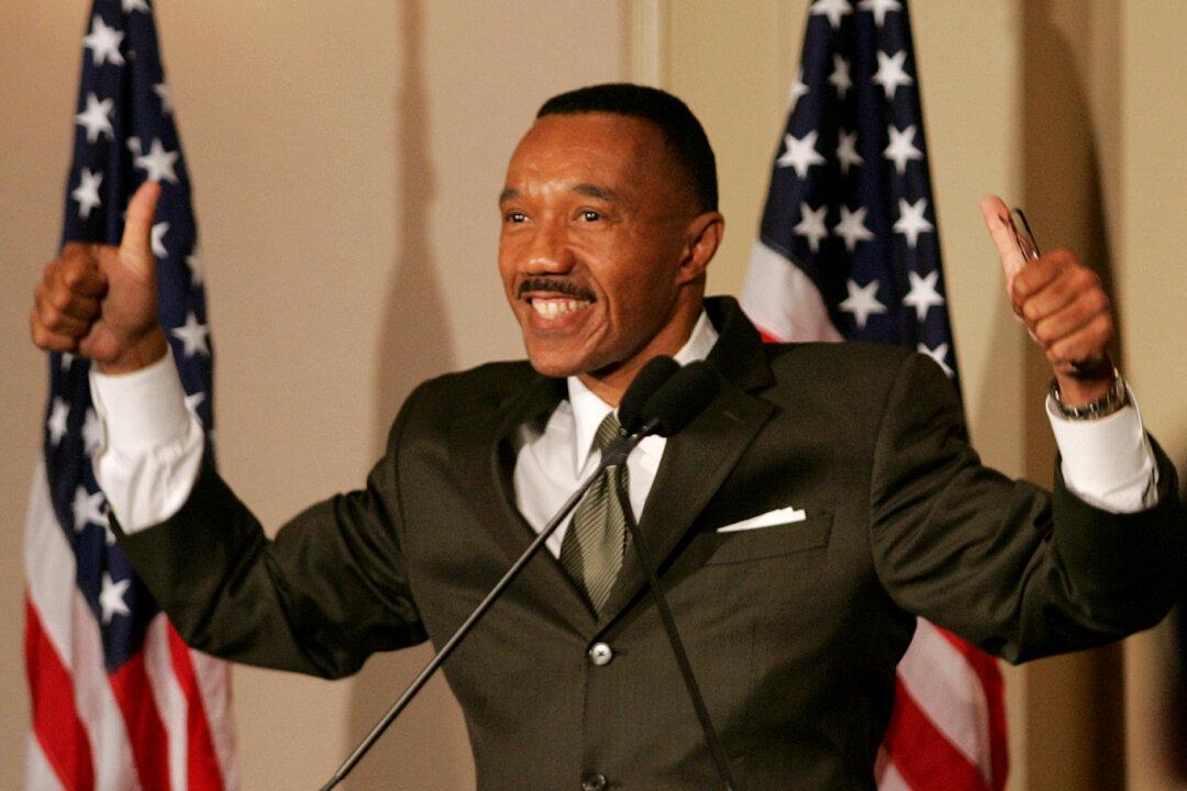 Kweisi Mfume, Former Head of the NAACP, Endorses Hillary Clinton for President
