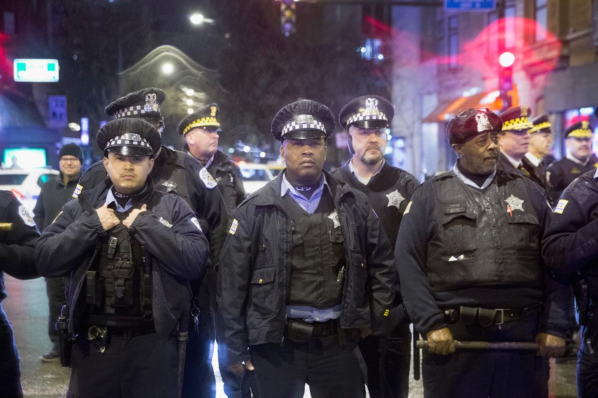 To Rebuild Trust, Chicago Police Recruit More Minorities