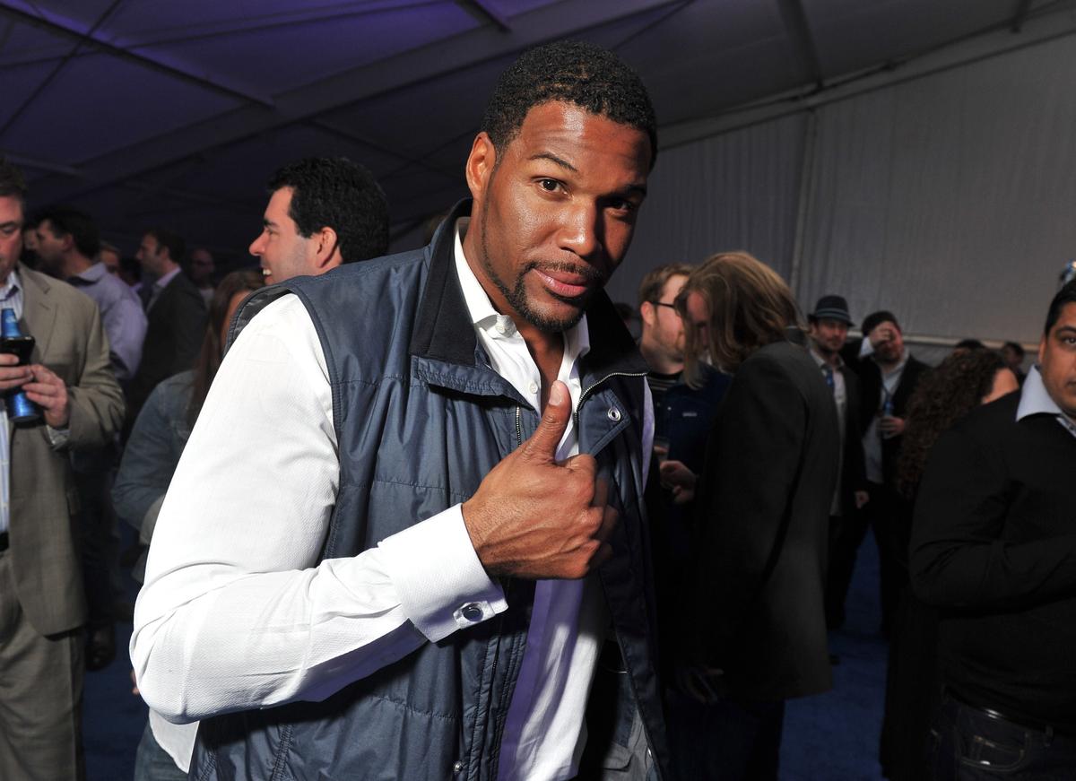Michael Strahan’s Fingers Paid the Price For Playing 15 Seasons in the NFL