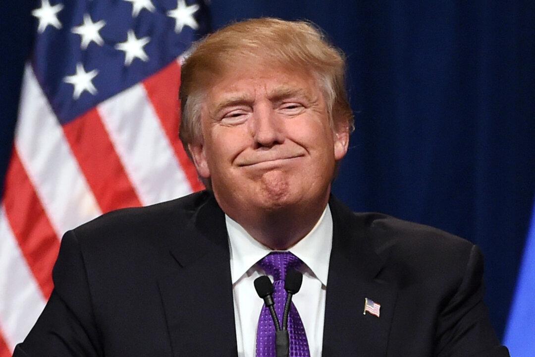 Donald Trump Blames a ‘Lousy Earpiece’ for Not Disavowing David Duke