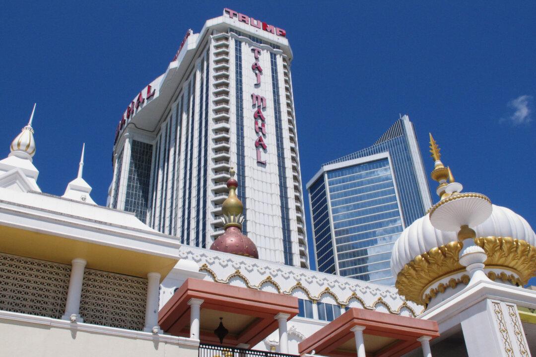 Taj Mahal Casino out of Bankruptcy, Into Icahn’s Hands