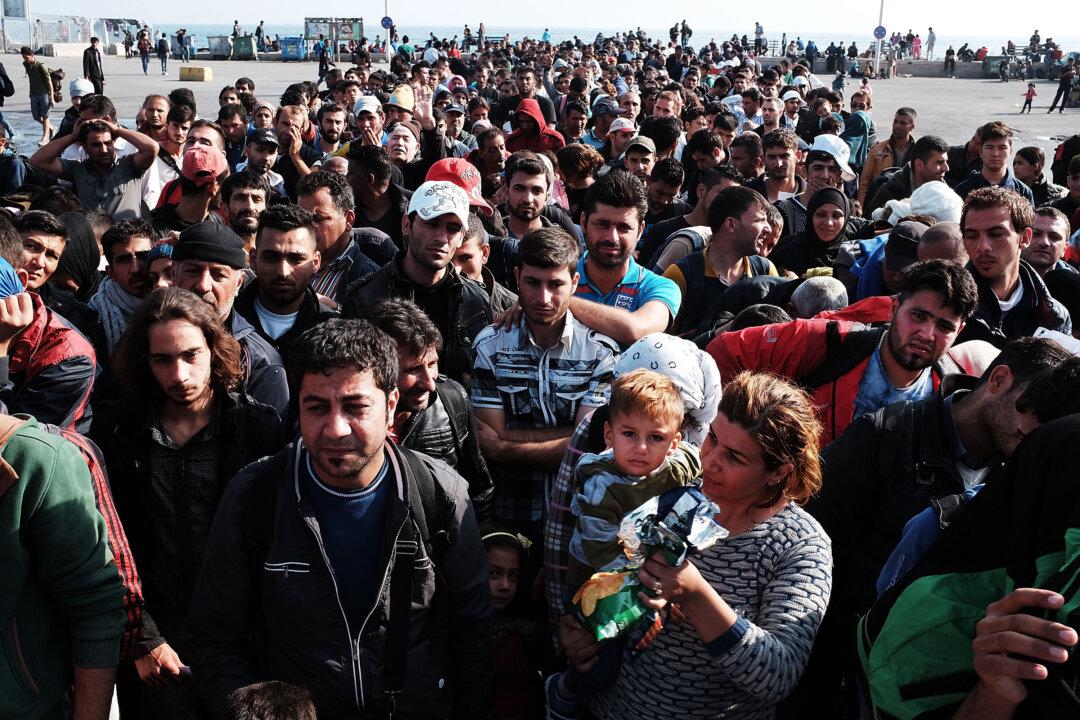 Thousands Stranded as Greece Becomes a Migrant ‘Warehouse’