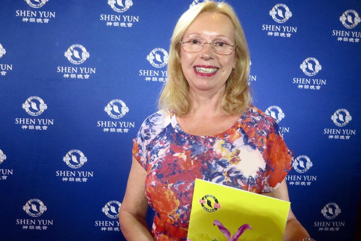 Melbourne Cries as Shen Yun Leaves