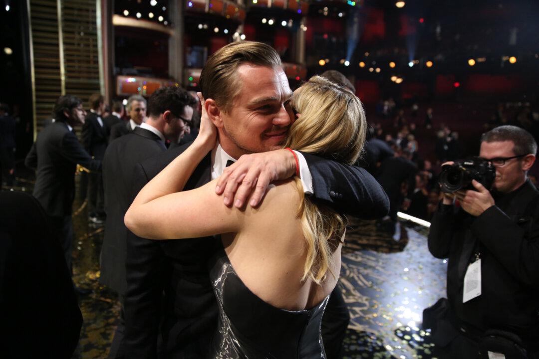 Kate Winslet Reacts to Leonardo DiCaprio’s Oscar Win