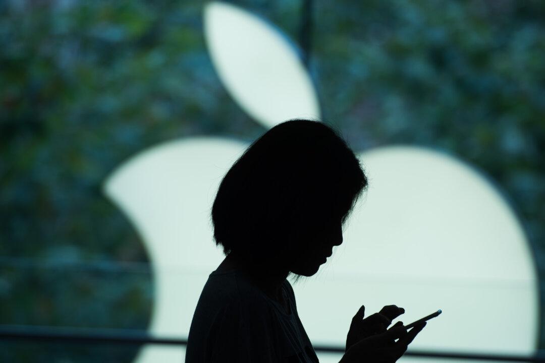 How Apple Empowers China, and Disempowers America