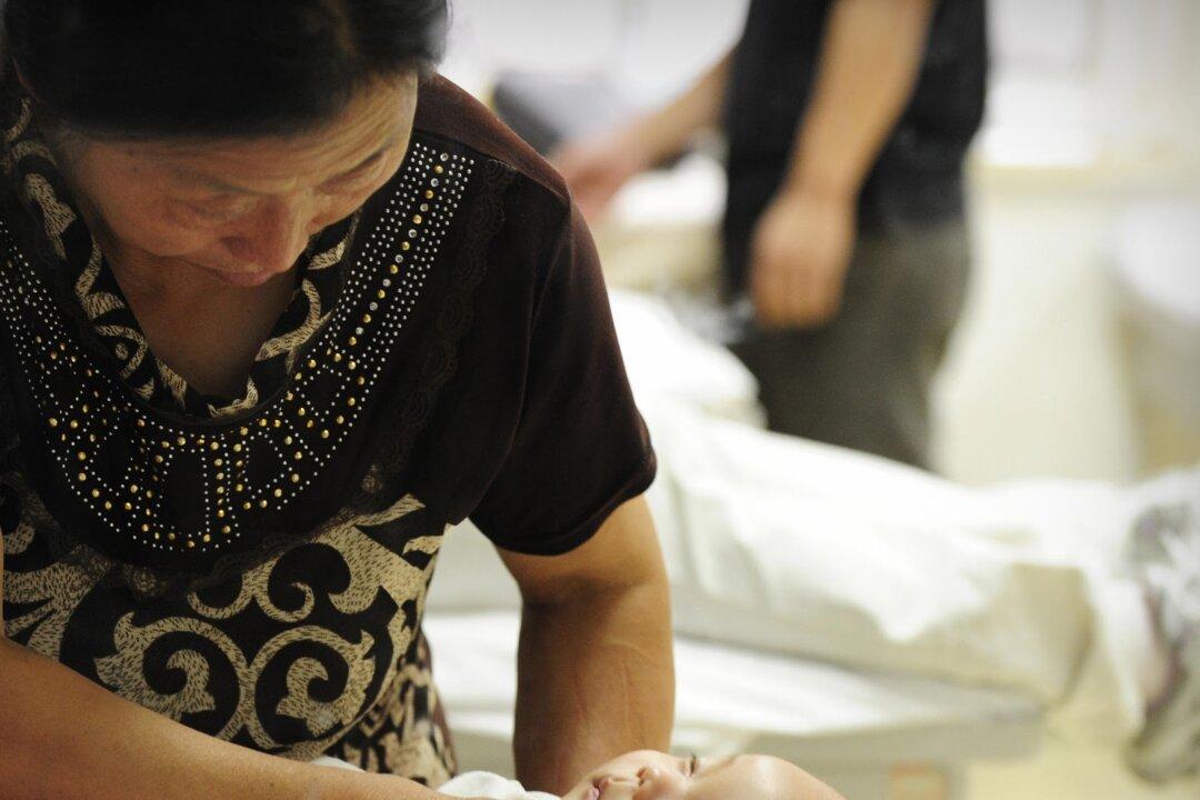 Chinese Grandmother Trying to ‘Cure’ Baby Accidentally Feeds Her Heroin Formula
