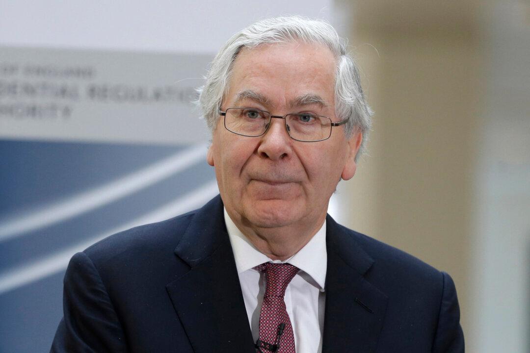 Ex-Bank of England Chief Says Euro a ‘Very Serious Problem’