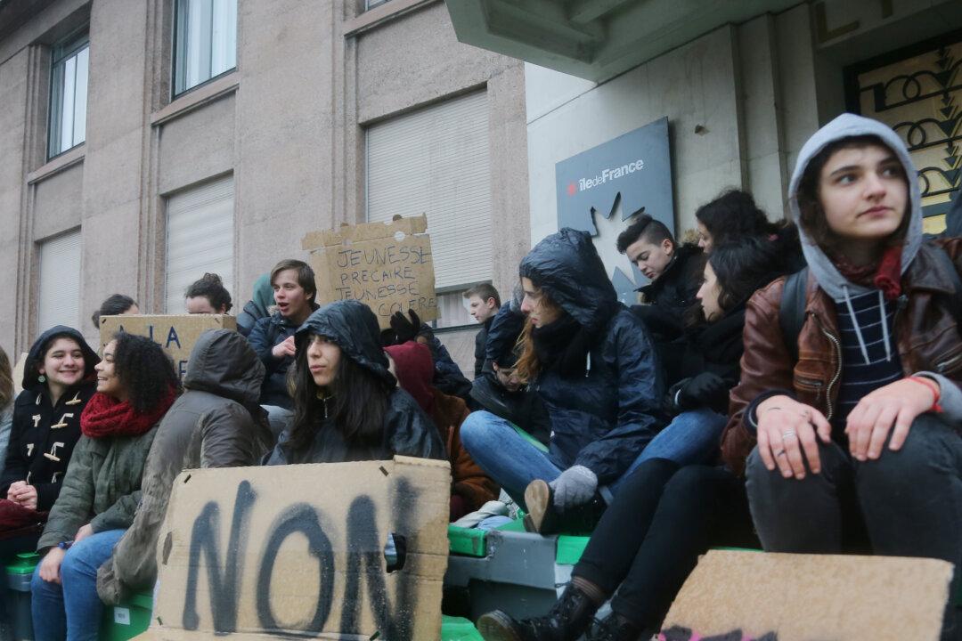 France Faces Day of Protests Over Labor Reform, Train Strike