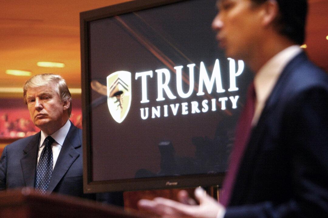 Judge Weighs Woman’s Request to Quit Trump University Suit
